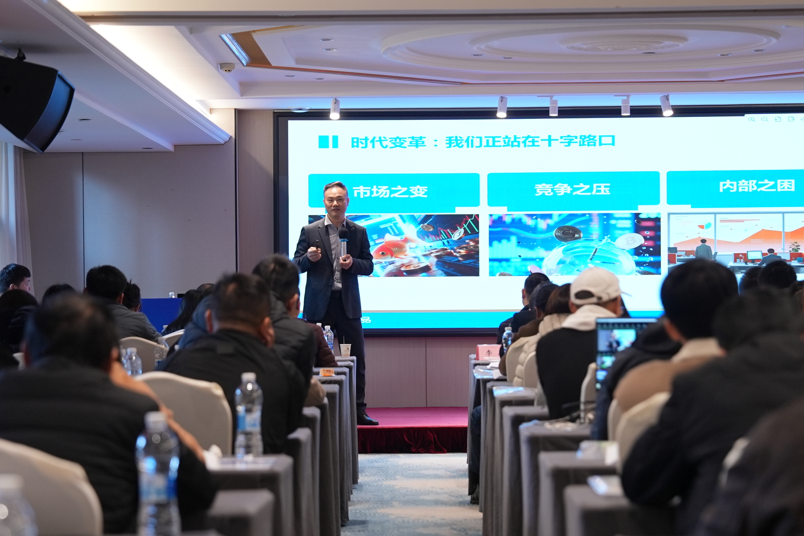 1764229553999061629.jpg 5e78d24a-3ae6-43f8-af1a-56eafa357cf3.jpg